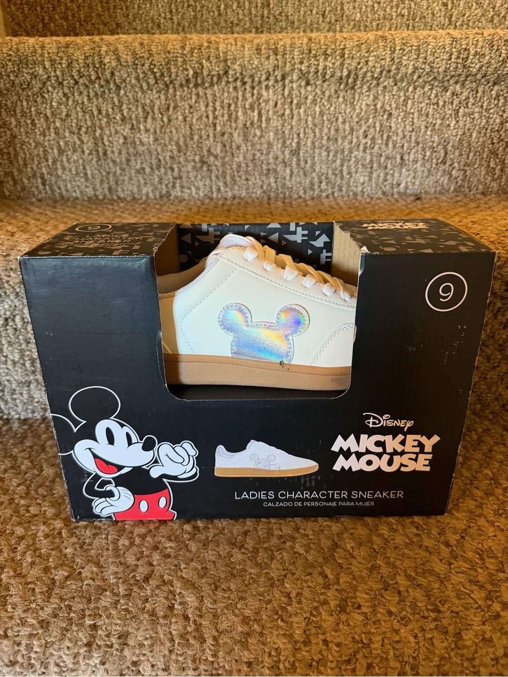 NEW Disney WORLD White WOMEN’S  SIZE 9 Sneaker Iridescent Mickey HEAD Accent